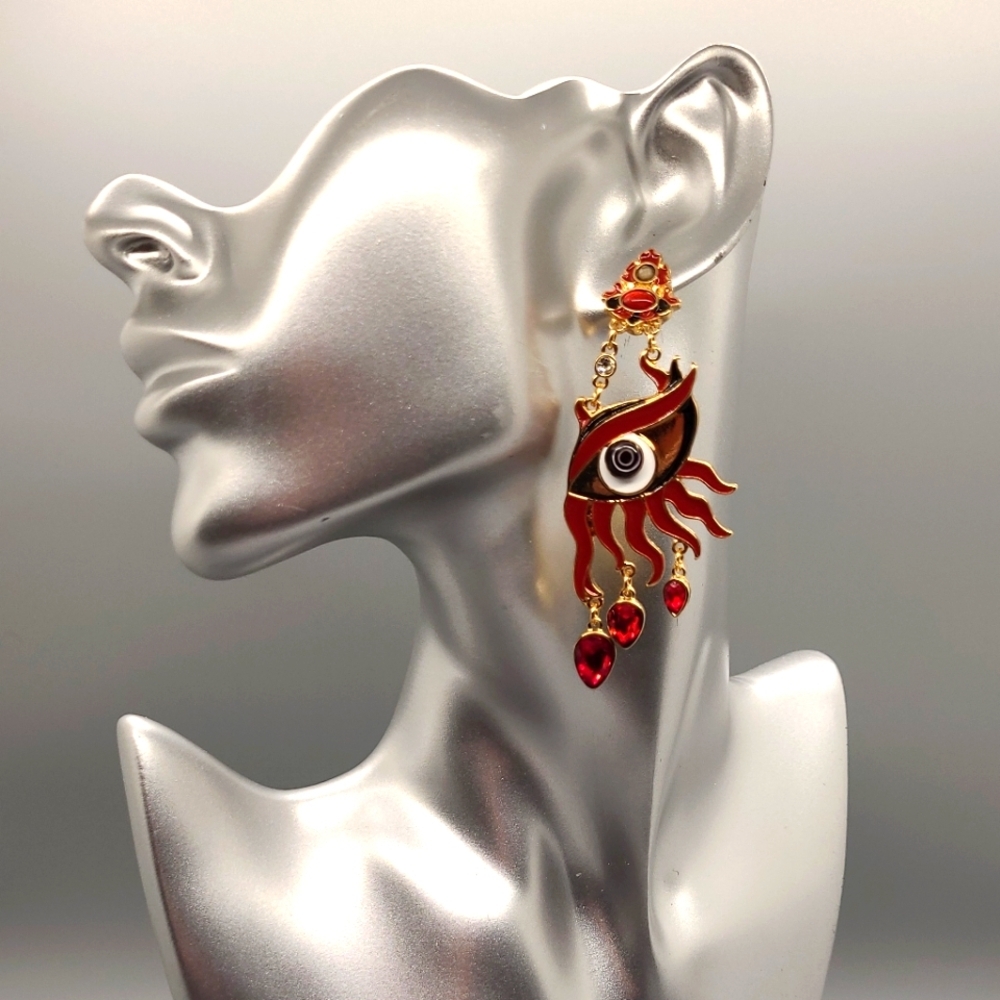 Signed Schiaparelli Teardrop Curtain Peculiar Eye Crystal Gold Earrings - Picture 2 of 14